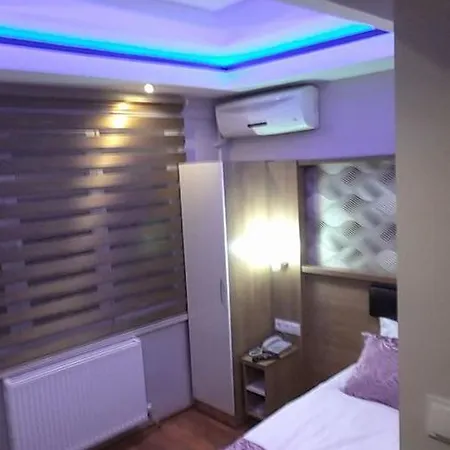 Отель Goeznur *